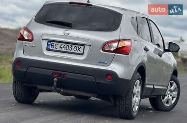 Позашляховик / Кросовер Nissan Qashqai 2010 в 