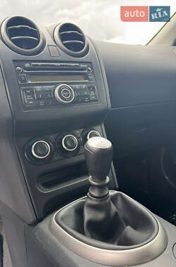 Позашляховик / Кросовер Nissan Qashqai 2010 в 