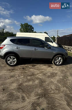 Внедорожник / Кроссовер Nissan Qashqai 2010 в 