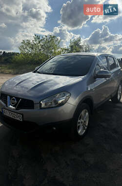 Внедорожник / Кроссовер Nissan Qashqai 2010 в 