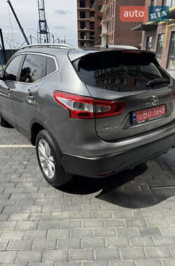 Внедорожник / Кроссовер Nissan Qashqai 2015 в 