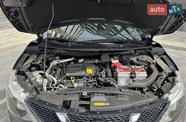 Внедорожник / Кроссовер Nissan Qashqai 2015 в 