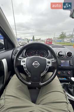 Позашляховик / Кросовер Nissan Qashqai 2010 в 