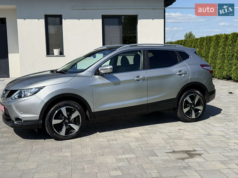 Позашляховик / Кросовер Nissan Qashqai 2016 в Рівному