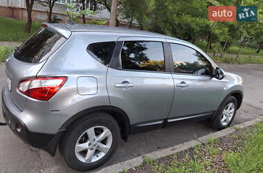Позашляховик / Кросовер Nissan Qashqai 2011 в 