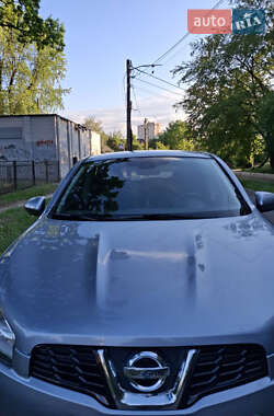 Позашляховик / Кросовер Nissan Qashqai 2011 в 