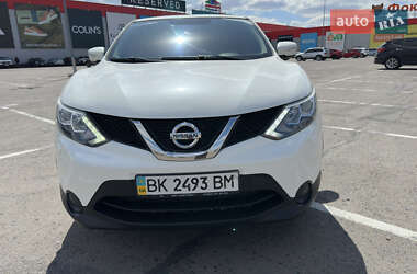Внедорожник / Кроссовер Nissan Qashqai 2014 в 