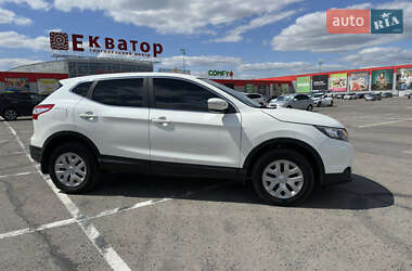 Внедорожник / Кроссовер Nissan Qashqai 2014 в 