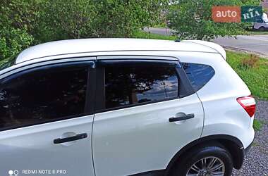 Внедорожник / Кроссовер Nissan Qashqai 2013 в 