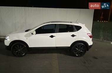 Позашляховик / Кросовер Nissan Qashqai 2010 в 