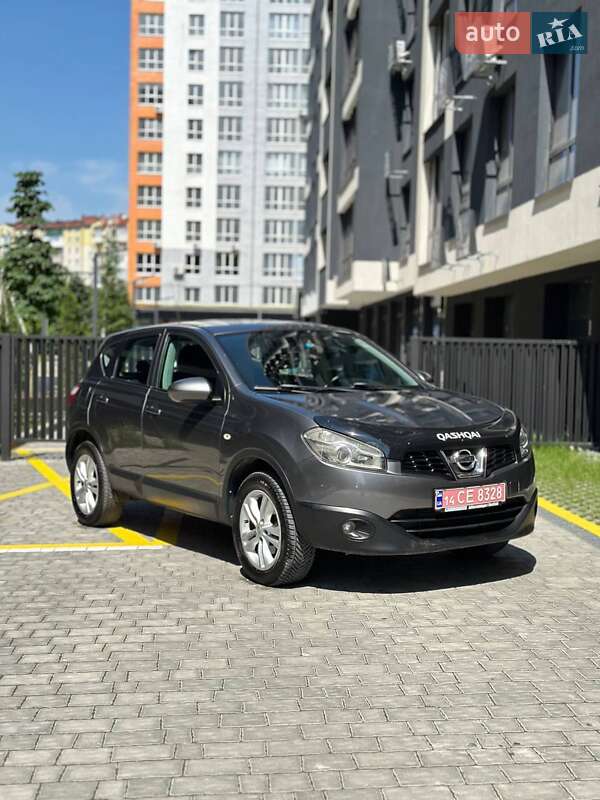 Позашляховик / Кросовер Nissan Qashqai 2012 в 
