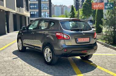 Позашляховик / Кросовер Nissan Qashqai 2012 в 