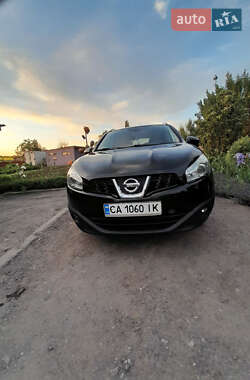 Позашляховик / Кросовер Nissan Qashqai 2011 в Звенигородці