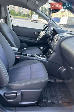 Позашляховик / Кросовер Nissan Qashqai 2013 в 