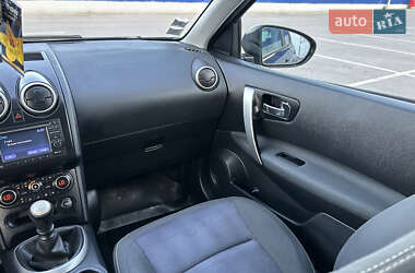 Позашляховик / Кросовер Nissan Qashqai 2013 в 