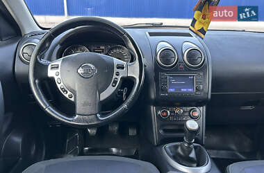 Позашляховик / Кросовер Nissan Qashqai 2013 в 