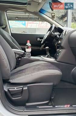 Внедорожник / Кроссовер Nissan Qashqai 2009 в 