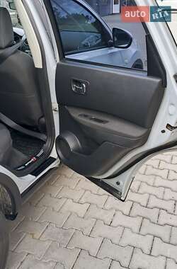 Внедорожник / Кроссовер Nissan Qashqai 2009 в 