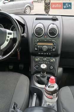 Внедорожник / Кроссовер Nissan Qashqai 2009 в 
