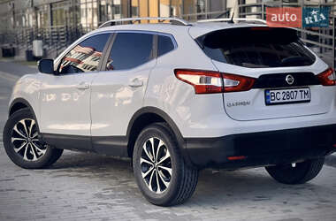 Внедорожник / Кроссовер Nissan Qashqai 2015 в 