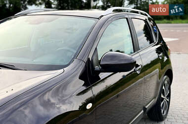 Внедорожник / Кроссовер Nissan Qashqai 2012 в 