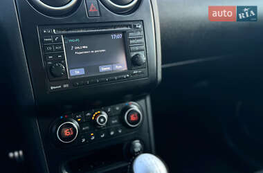 Внедорожник / Кроссовер Nissan Qashqai 2012 в 