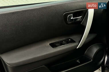 Внедорожник / Кроссовер Nissan Qashqai 2012 в 