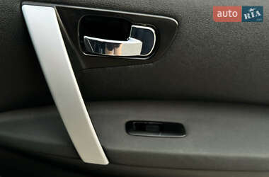 Внедорожник / Кроссовер Nissan Qashqai 2012 в 