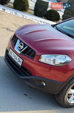 Внедорожник / Кроссовер Nissan Qashqai 2012 в 
