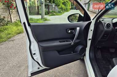Позашляховик / Кросовер Nissan Qashqai 2011 в 