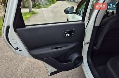 Позашляховик / Кросовер Nissan Qashqai 2011 в 
