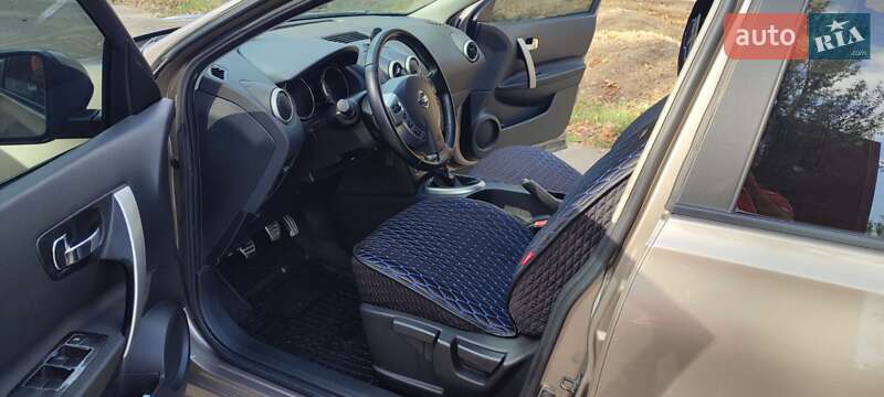 Внедорожник / Кроссовер Nissan Qashqai 2009 в 