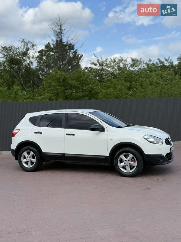 Внедорожник / Кроссовер Nissan Qashqai 2013 в Сарнах