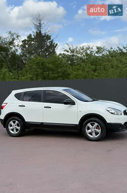 Внедорожник / Кроссовер Nissan Qashqai 2013 в 