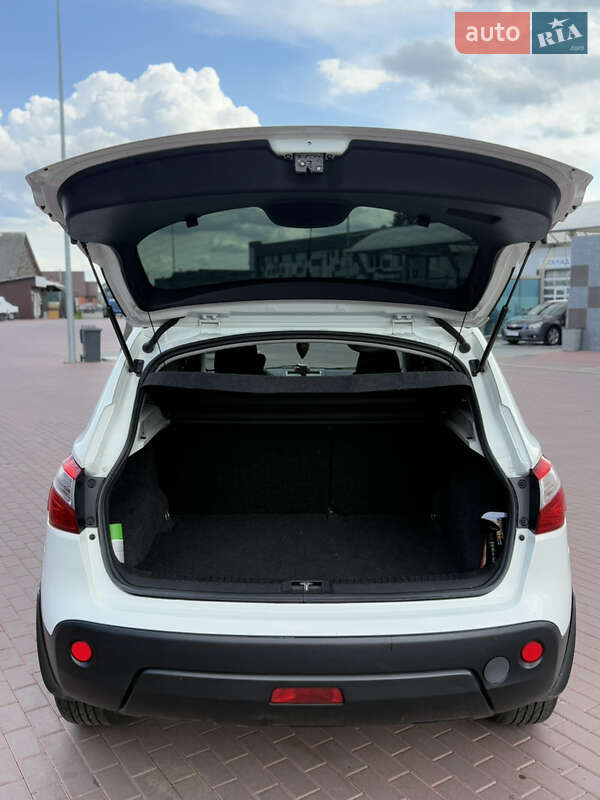 Внедорожник / Кроссовер Nissan Qashqai 2013 в Сарнах