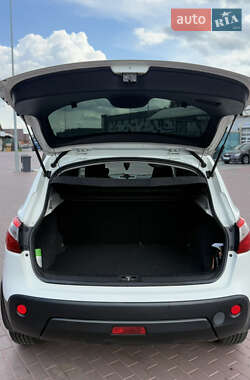 Внедорожник / Кроссовер Nissan Qashqai 2013 в 