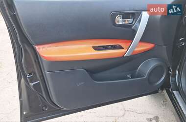 Позашляховик / Кросовер Nissan Qashqai 2009 в 