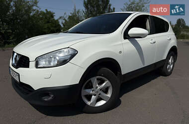 Внедорожник / Кроссовер Nissan Qashqai 2013 в 