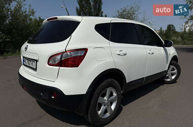 Внедорожник / Кроссовер Nissan Qashqai 2013 в 