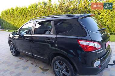 Внедорожник / Кроссовер Nissan Qashqai 2014 в 