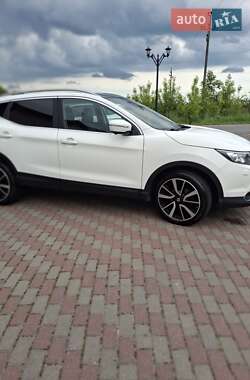 Внедорожник / Кроссовер Nissan Qashqai 2014 в 
