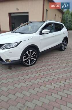 Внедорожник / Кроссовер Nissan Qashqai 2014 в 