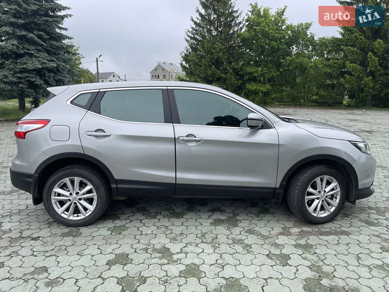 Внедорожник / Кроссовер Nissan Qashqai 2017 в Дубно