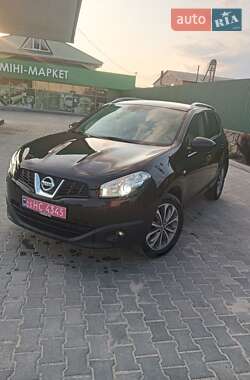Позашляховик / Кросовер Nissan Qashqai 2013 в Чернівцях