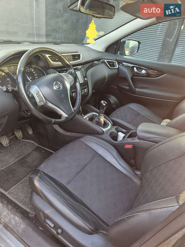 Внедорожник / Кроссовер Nissan Qashqai 2015 в Луцке