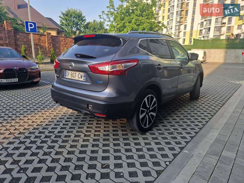 Внедорожник / Кроссовер Nissan Qashqai 2015 в Луцке