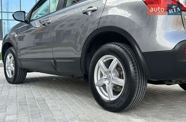 Внедорожник / Кроссовер Nissan Qashqai 2011 в 