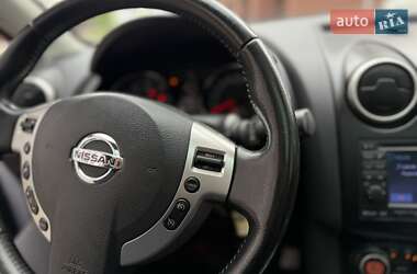 Внедорожник / Кроссовер Nissan Qashqai 2010 в 