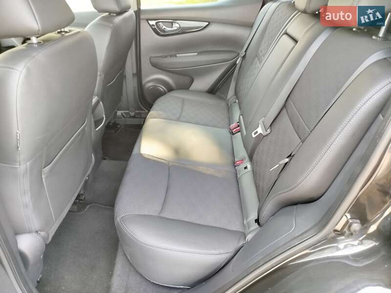 Внедорожник / Кроссовер Nissan Qashqai 2016 в Красилове