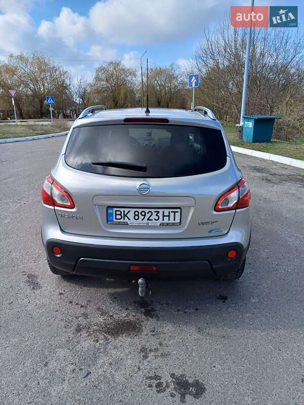 Внедорожник / Кроссовер Nissan Qashqai 2010 в Сарнах фото 3 Внедорожник / Кроссовер Nissan Qashqai 2010 в Сарнах
